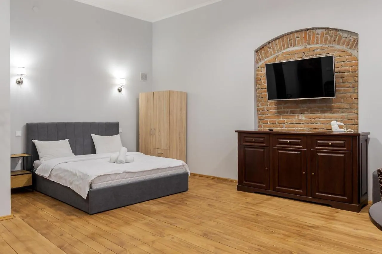 Apartment On Stavropihiiska Street 3 contacts